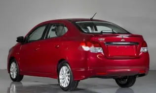 ميتسوبيشي اتراج 2015 أحمر مستعملة للبيع