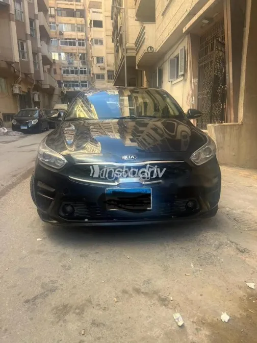 كيا جراند سيراتو 2022 أبيض مستعملة للبيع - 1