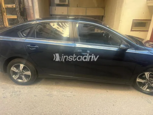 كيا جراند سيراتو 2022 أبيض مستعملة للبيع - 2