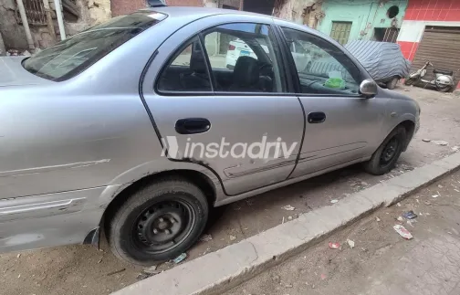 نيسان صنى 2001 رمادي مستعملة للبيع - 3