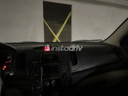 Kia Cerato 2010 White Used for Sale - 7