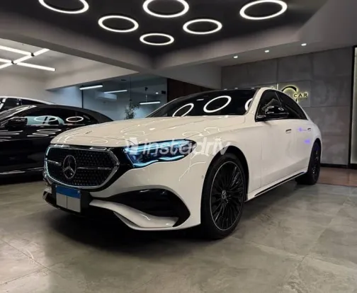 مرسيدس E 200 2024 أبيض مستعملة للبيع - 1