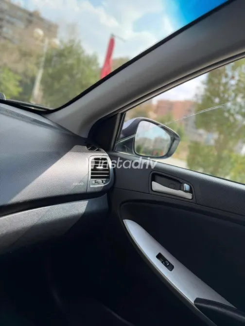 هيونداي اكسنت RB 2025 أبيض مستعملة للبيع - 10