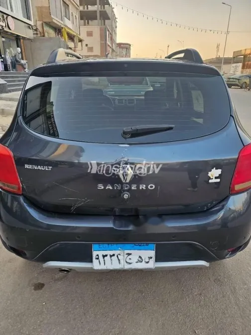 Renault Sandero Step Way 2019 White Used for Sale - 2