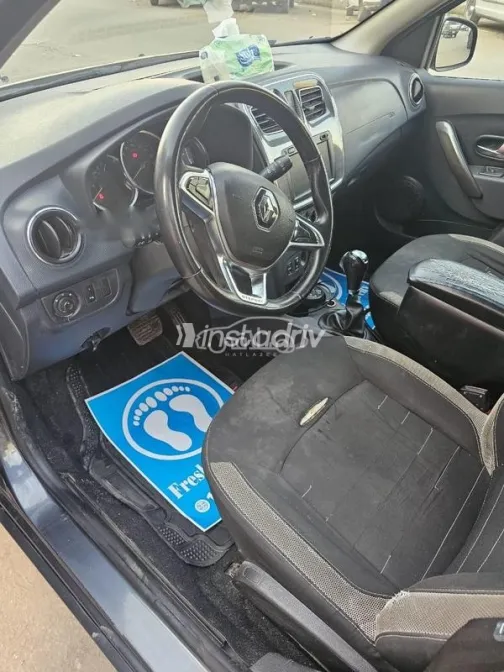 Renault Sandero Step Way 2019 White Used for Sale - 7