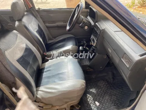 كيا برايد 2000 أزرق غامق مستعملة للبيع - 1