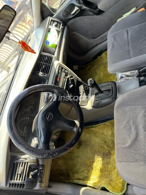 اوبل فيكترا 2003 أبيض مستعملة للبيع - 4