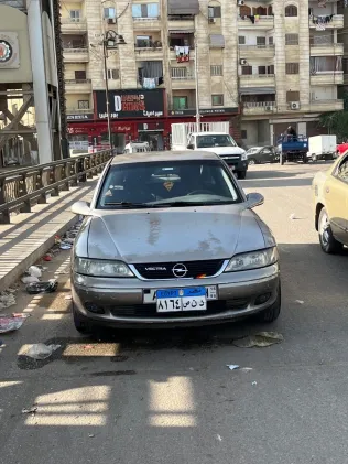 اوبل فيكترا 2003 أبيض مستعملة للبيع