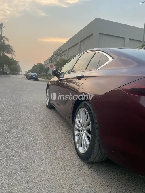 اوبل أنسيجنيا 2019 أبيض مستعملة للبيع - 2