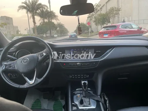 اوبل أنسيجنيا 2019 أبيض مستعملة للبيع - 4