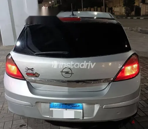 اوبل أسترا 2008 فضي مستعملة للبيع - 5
