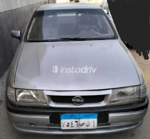 اوبل فيكترا 1995 بيج مستعملة للبيع - 1