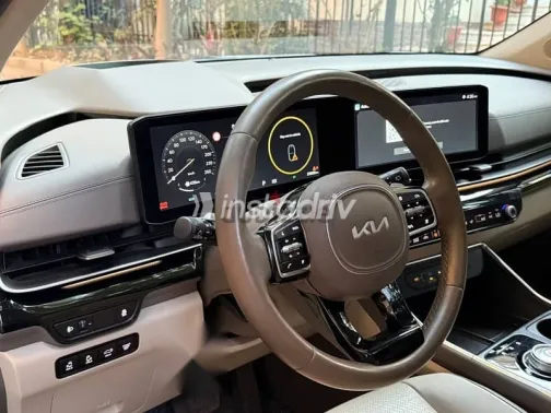 Kia Carnival 2024 White Used for Sale - 2