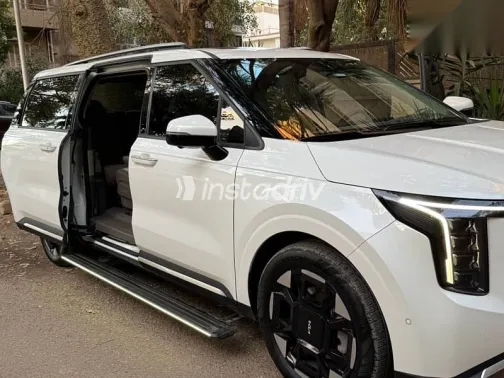 Kia Carnival 2024 White Used for Sale - 5