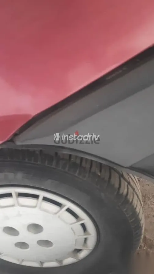 فيات شاهين 2001 أحمر مستعملة للبيع - 3