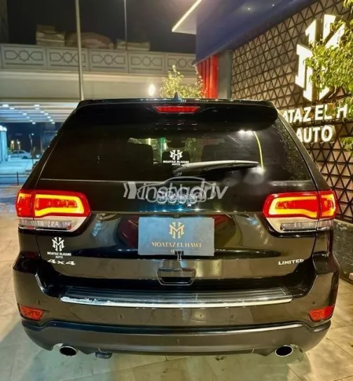 جيب جراند شيروكي 2019 أسود مستعملة للبيع - 4