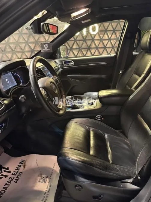 جيب جراند شيروكي 2019 أسود مستعملة للبيع - 6