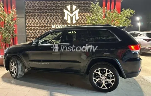 جيب جراند شيروكي 2019 أسود مستعملة للبيع - 7