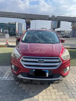 فورد كوجا 2019 أبيض مستعملة للبيع