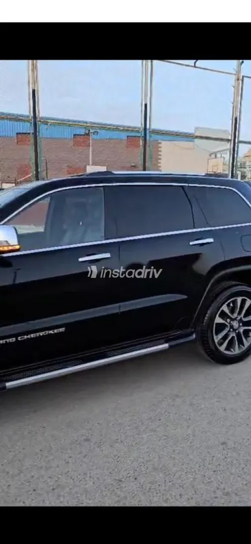 Jeep Grand Cherokee 2018 White Used for Sale - 3