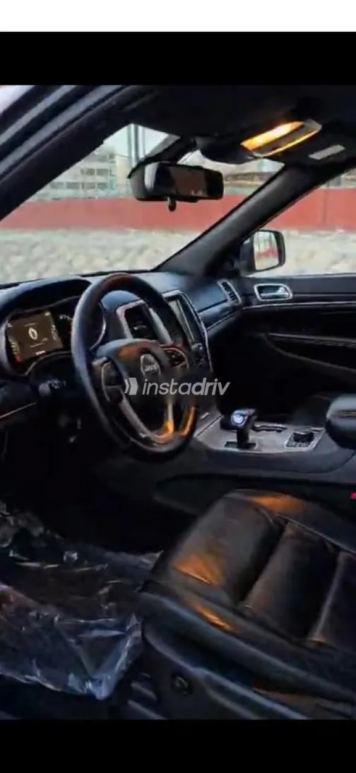 Jeep Grand Cherokee 2018 White Used for Sale - 4