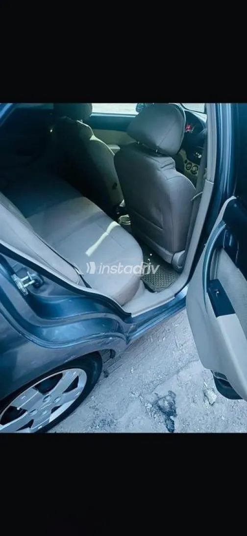 شيفروليه افيو 2015 رمادي مستعملة للبيع - 6