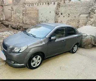 شيفروليه افيو 2015 رمادي مستعملة للبيع