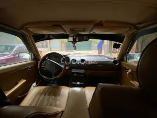 مرسيدس E 200 1982 ذهبي مستعملة للبيع