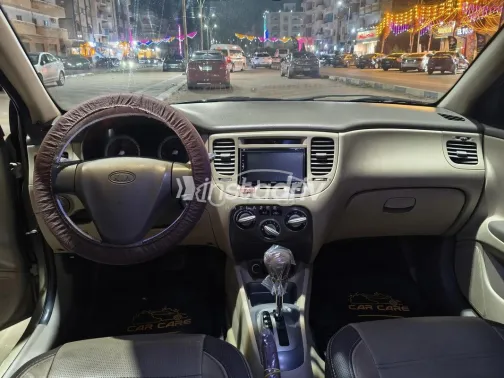 Kia Rio 2011 Gold Used for Sale - 6