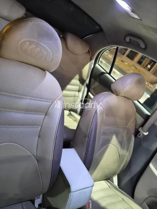 Kia Rio 2011 Gold Used for Sale - 10