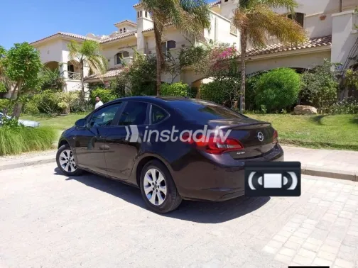 اوبل أسترا 2014 باذنجاني مستعملة للبيع - 2