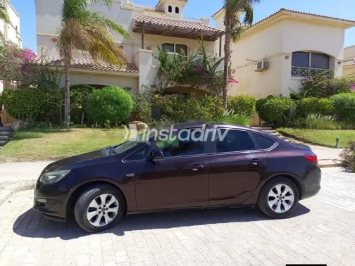 اوبل أسترا 2014 باذنجاني مستعملة للبيع - 5