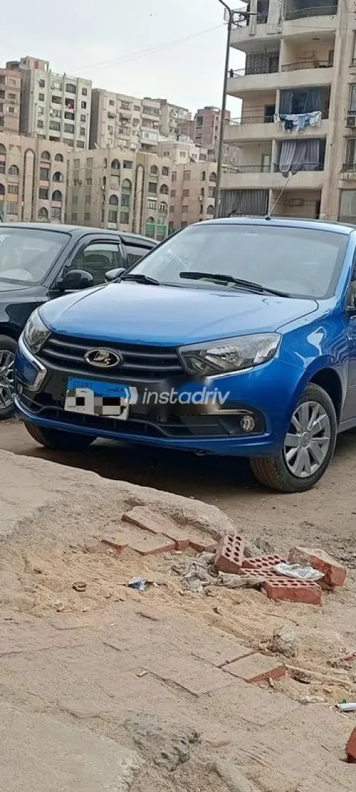 لادا جرانتا 2022 أبيض مستعملة للبيع - 1