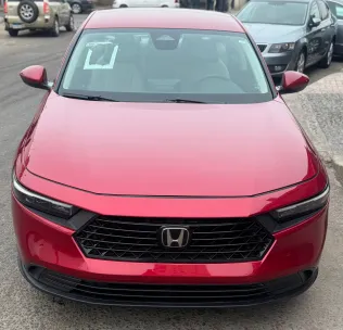 هوندا أكورد 2023 أبيض مستعملة للبيع