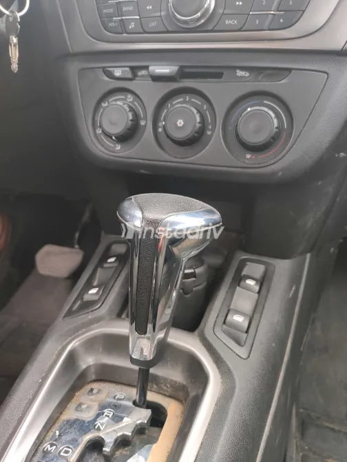 بيجو 301 2020 أبيض مستعملة للبيع - 1