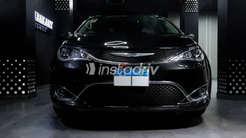 Chrysler Pacifica 2018 Black Used for Sale - 5
