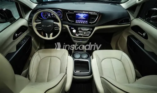 Chrysler Pacifica 2018 Black Used for Sale - 7