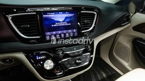 Chrysler Pacifica 2018 Black Used for Sale - 10