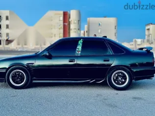 اوبل فيكترا 1995 أخضر مستعملة للبيع