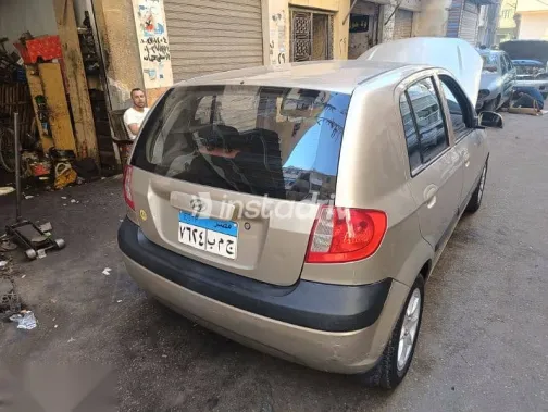 هيونداي جيتز 2008 ذهبي مستعملة للبيع - 4