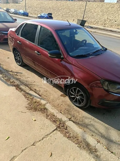 لادا جرانتا 2020 أحمر غامق مستعملة للبيع - 2
