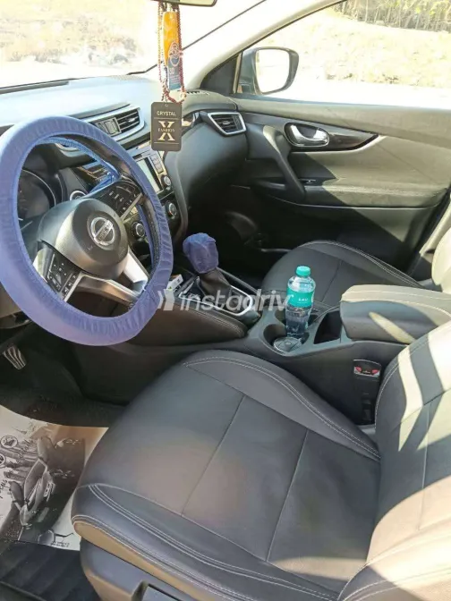 نيسان قشقاي 2021 أبيض مستعملة للبيع - 1