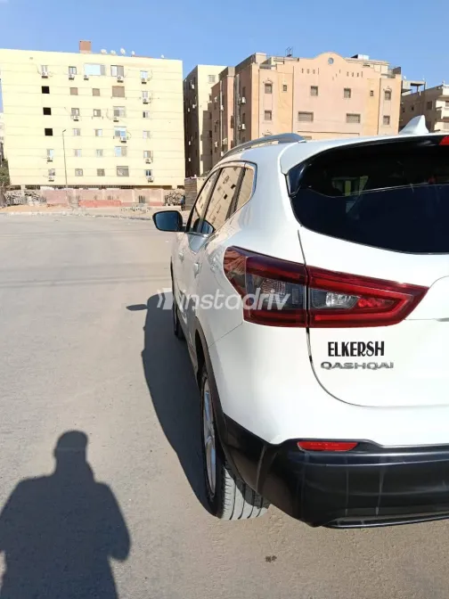 نيسان قشقاي 2021 أبيض مستعملة للبيع - 3