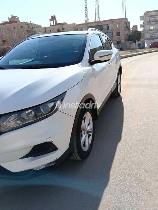 نيسان قشقاي 2021 أبيض مستعملة للبيع - 4