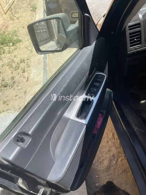 جيب شيروكي 2009 أبيض مستعملة للبيع - 10