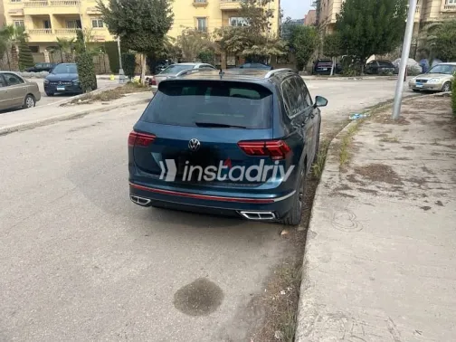 فولكس فاغن تيجون 2021 أزرق غامق مستعملة للبيع - 2