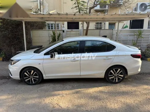 Honda City 2022 White Used for Sale - 3