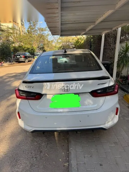 Honda City 2022 White Used for Sale - 4