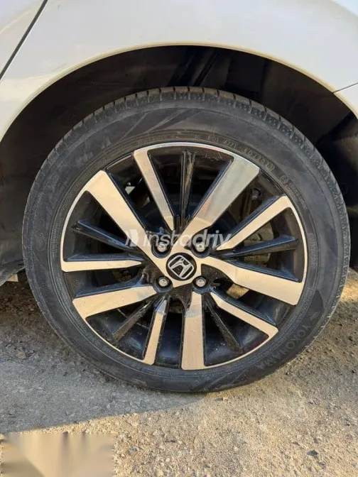 Honda City 2022 White Used for Sale - 8