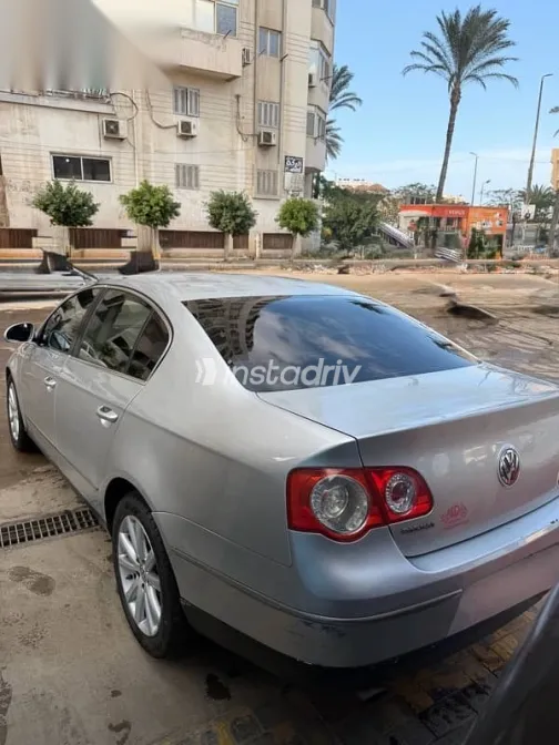 فولكس فاغن باسات 2008 فضي مستعملة للبيع - 4